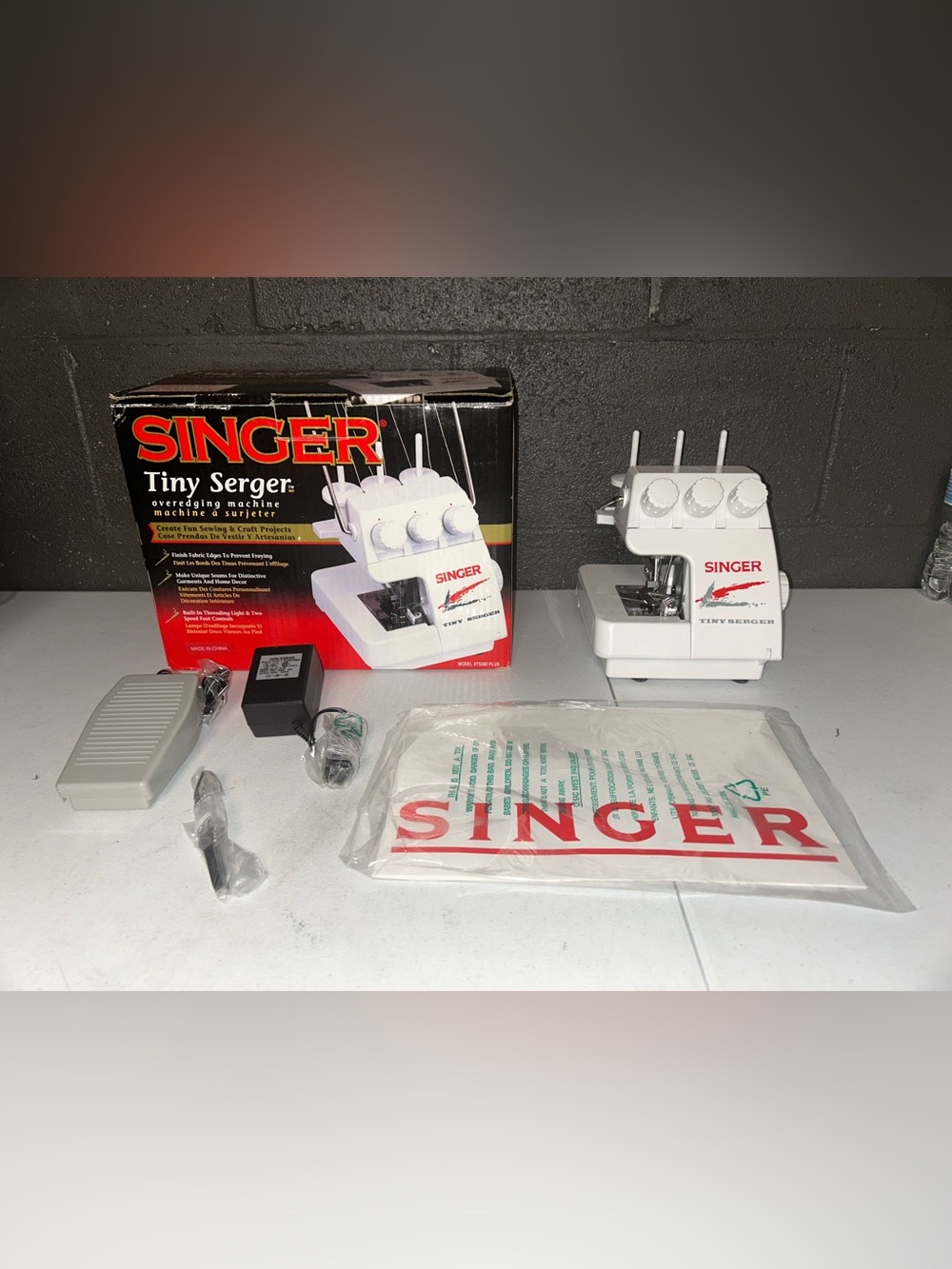 SINGER Tiny Serger TS380 Plus Mini Electric Portable Serger w/ Foot Pedal Manual